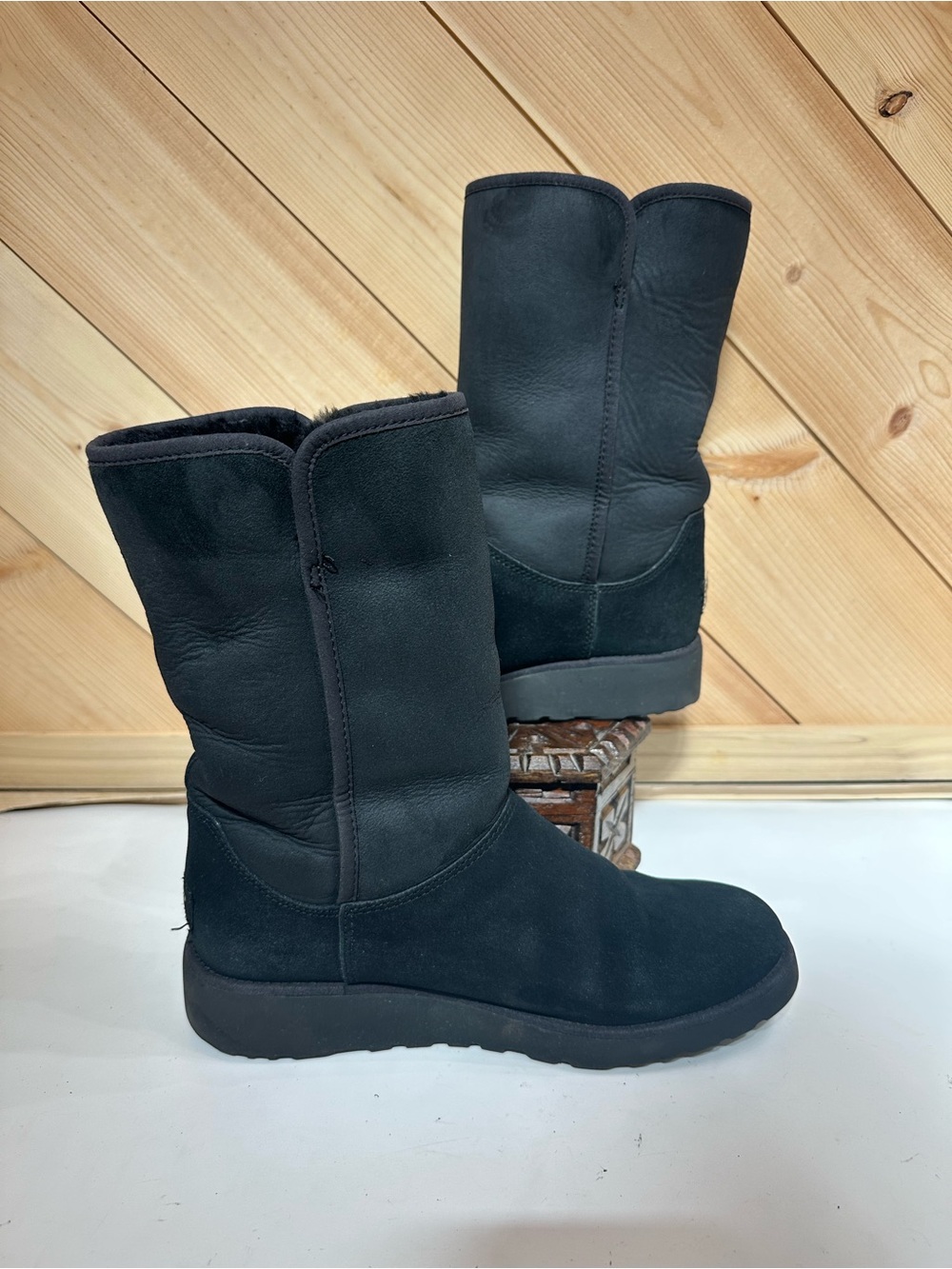 UGG Amie Black Suede Shearling Mid-Calf Pull-On Boots Women 9 M 1013428
